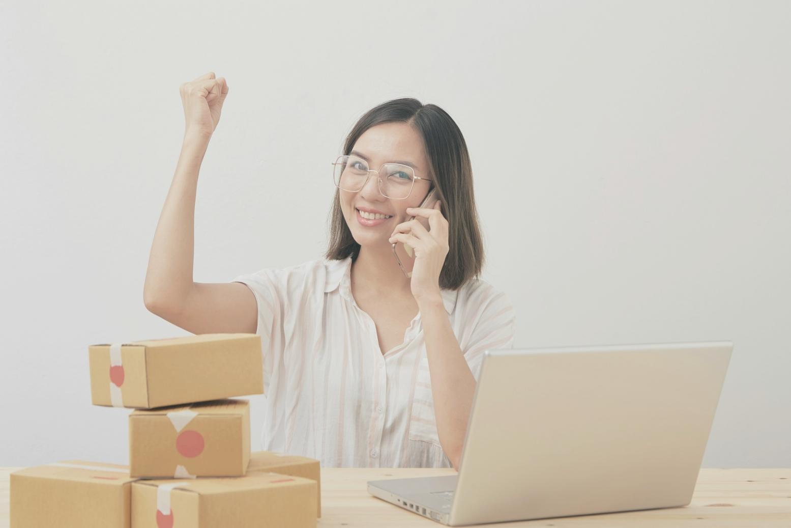 Аналитический дашборд с графиками продаж и ключевыми метриками маркетплейса